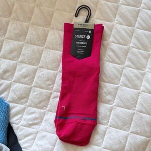STANCE WOMENS PERFORMANCE SOCKS